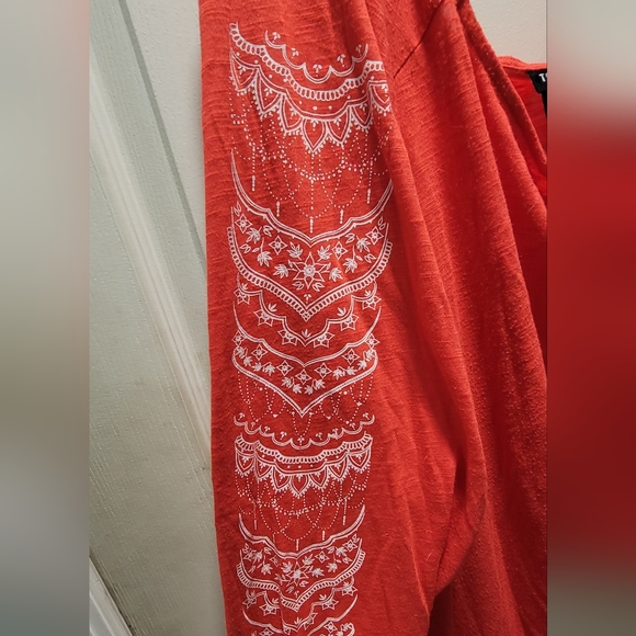 Torrid Henna Off Shoulder Top - Picture 3 of 6